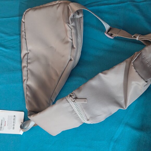 Sling Shoulder Bag - Picture 5 of 6